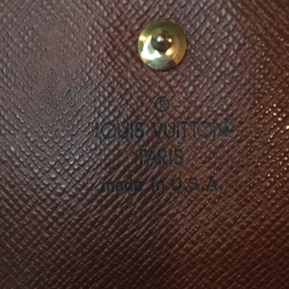 Louis Vuitton compact wallet. EUC. Brown leather with monogram. Holds CC/change - Picture 5 of 7